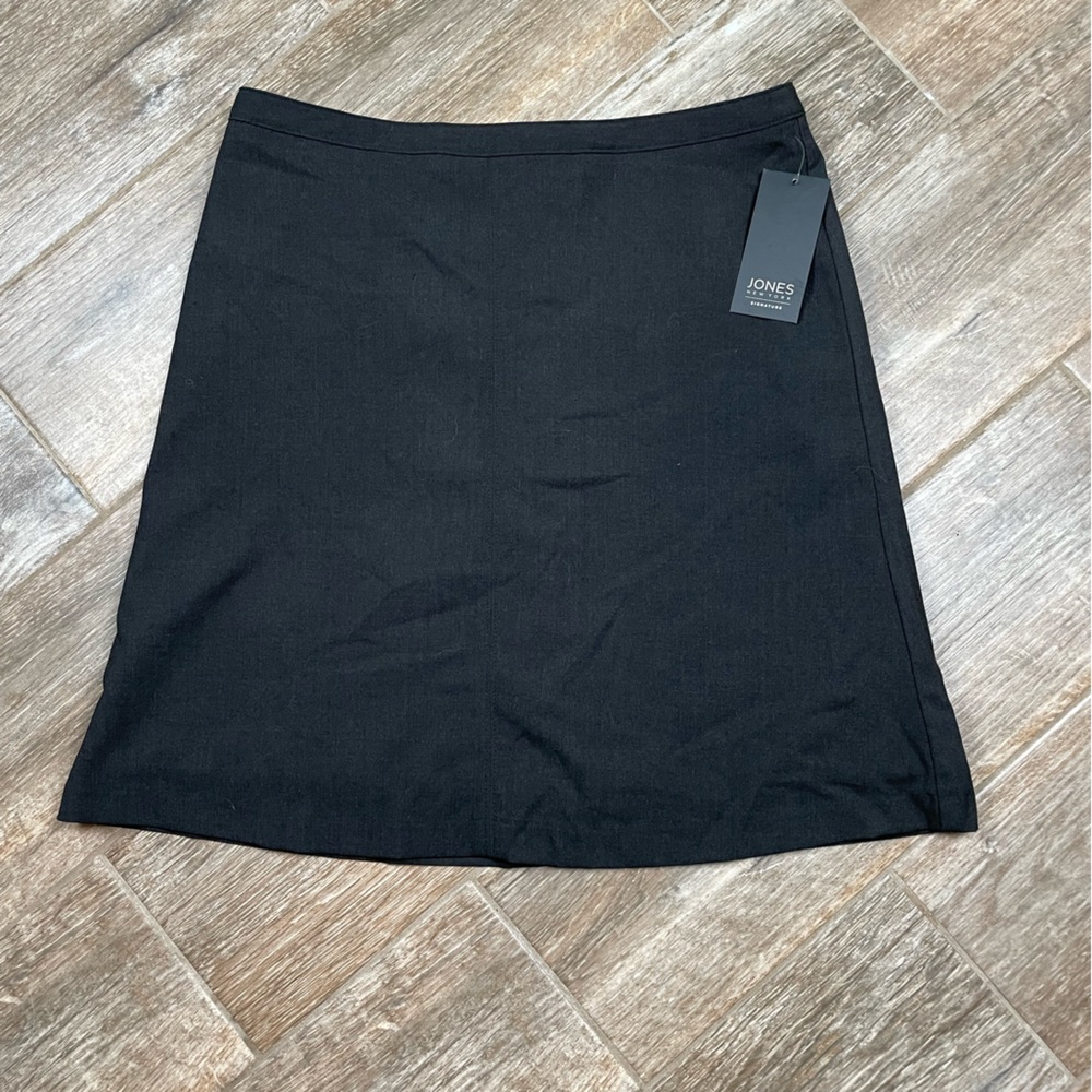 Jones New York, Stretch, All Occasions Black Skirt. Size 10 NWT